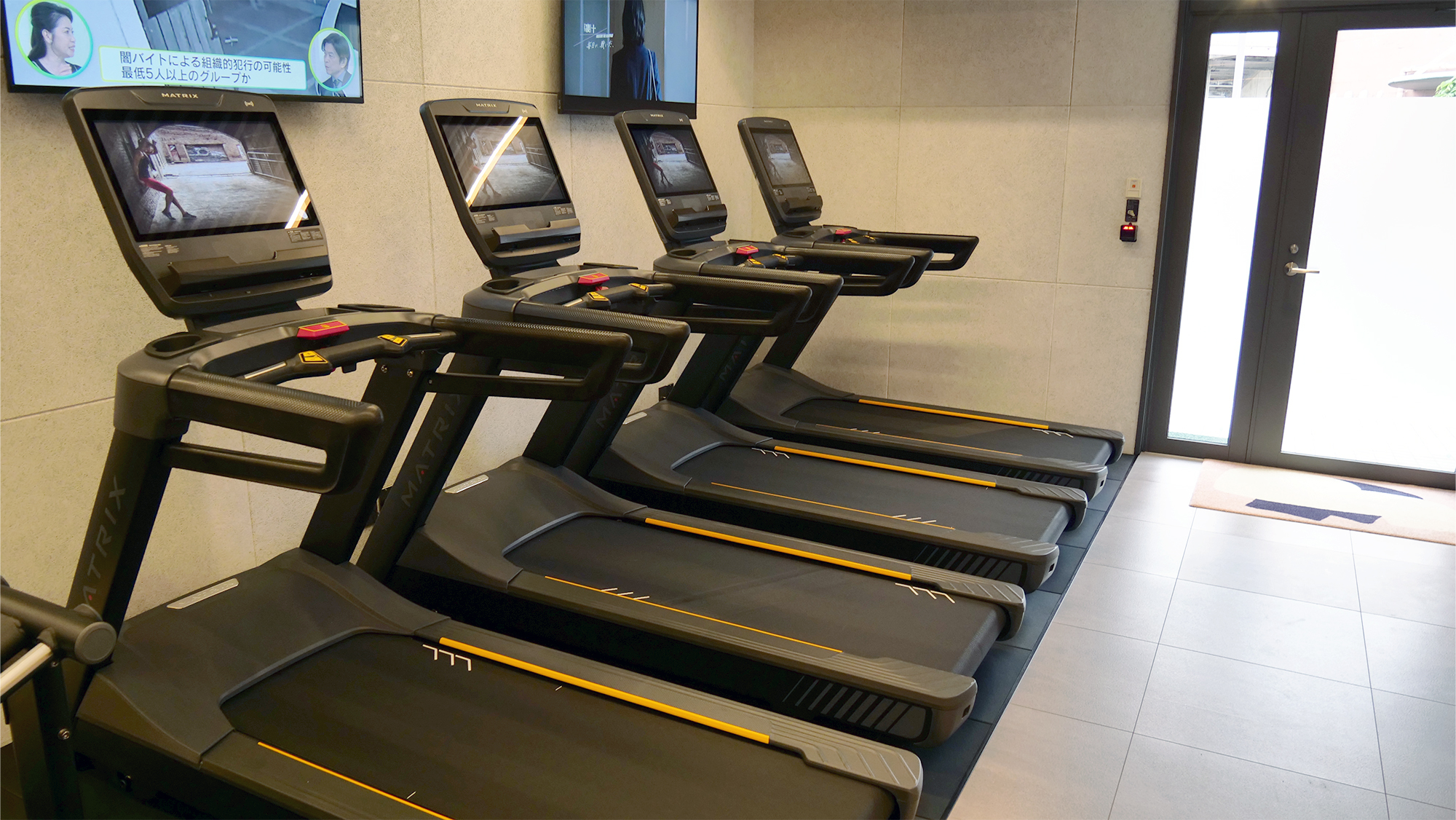 トレッドミル(ランニングマシン)の入れ替え完了しました！ | MINI GYM 365